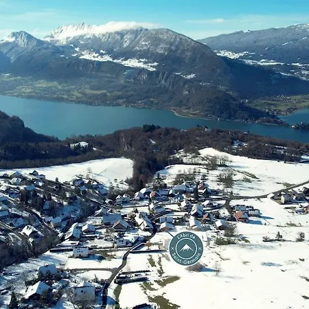 L'abri De Saint-germain, Between And Mountains *